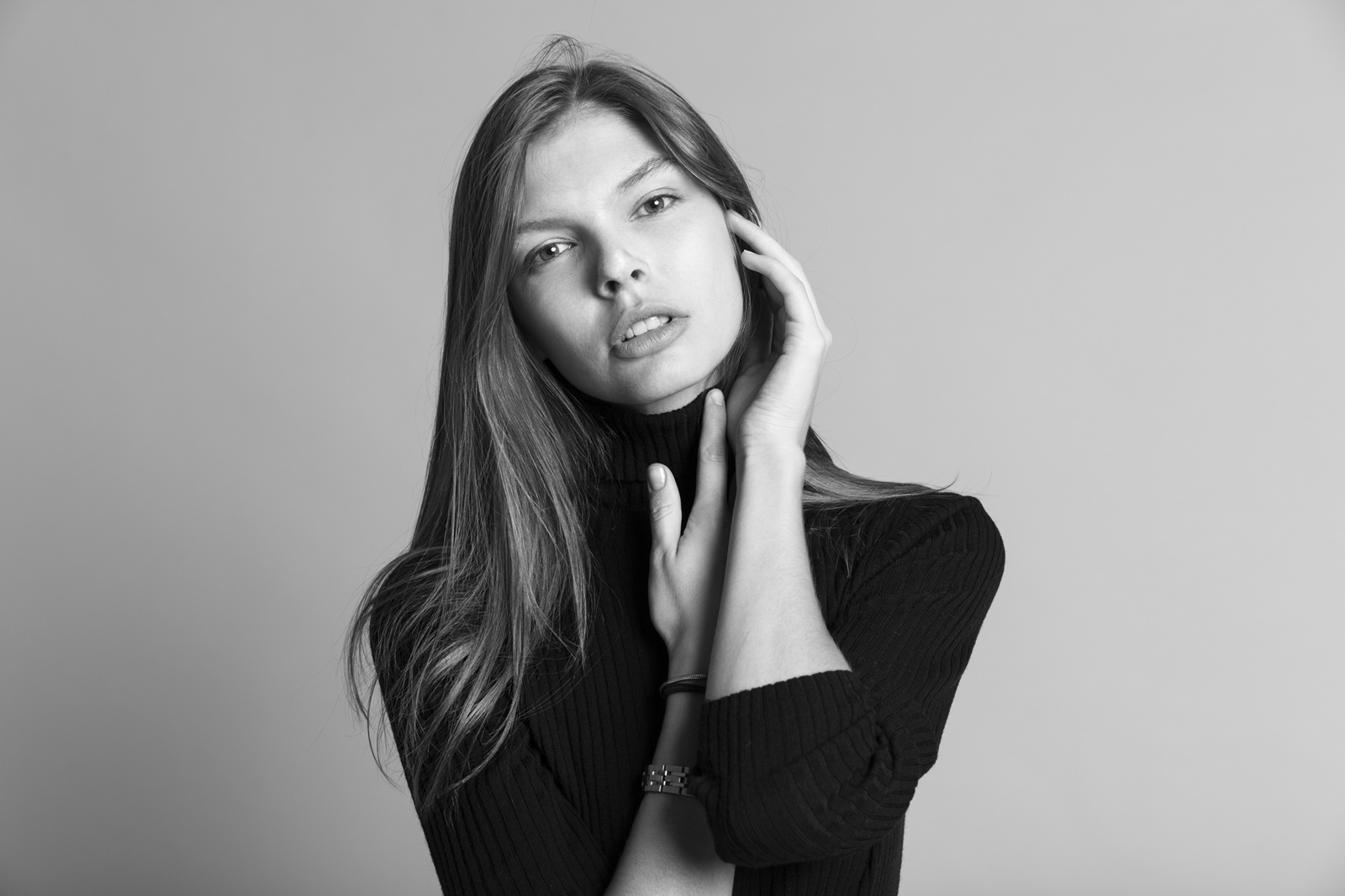 Yulia mademoiselle models noir blanc Unique Agency